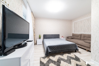 Цена от 80 рублей. Зависит от срока проживания и количества людей. Парк, озеро, развитая инфраструктура, ТЦ Грин