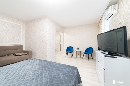 Цена от 80 рублей. Зависит от срока проживания и количества людей. Парк, озеро, развитая инфраструктура, ТЦ Грин