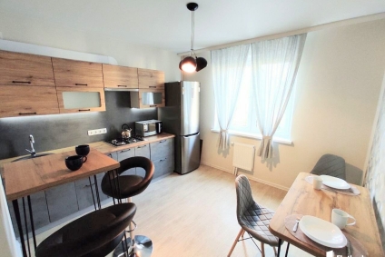 1-2 комнатная у озера, отличный ремонт, удобное место