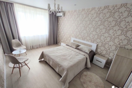 Однушка у озера со свежим ремонтом и кондиционером