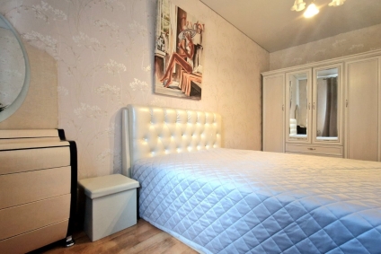 Просторная студия с тремя комнатами в самом центре города