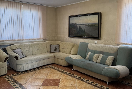 Нововетренная 53